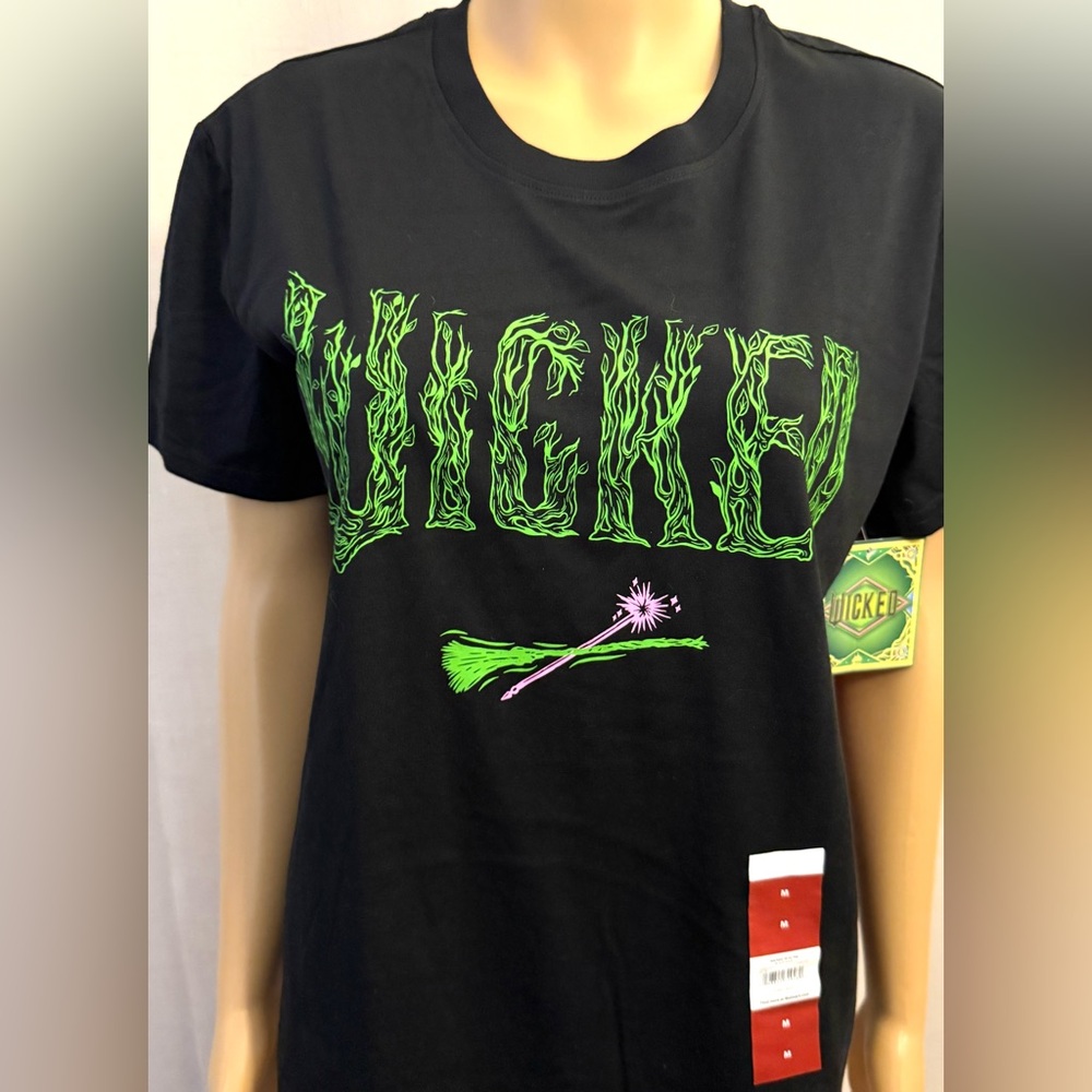 NWTs Wicked T-shirt. Sz.M